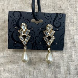 Simulated Pearl and Crystal Gold Tone Drop Earrings